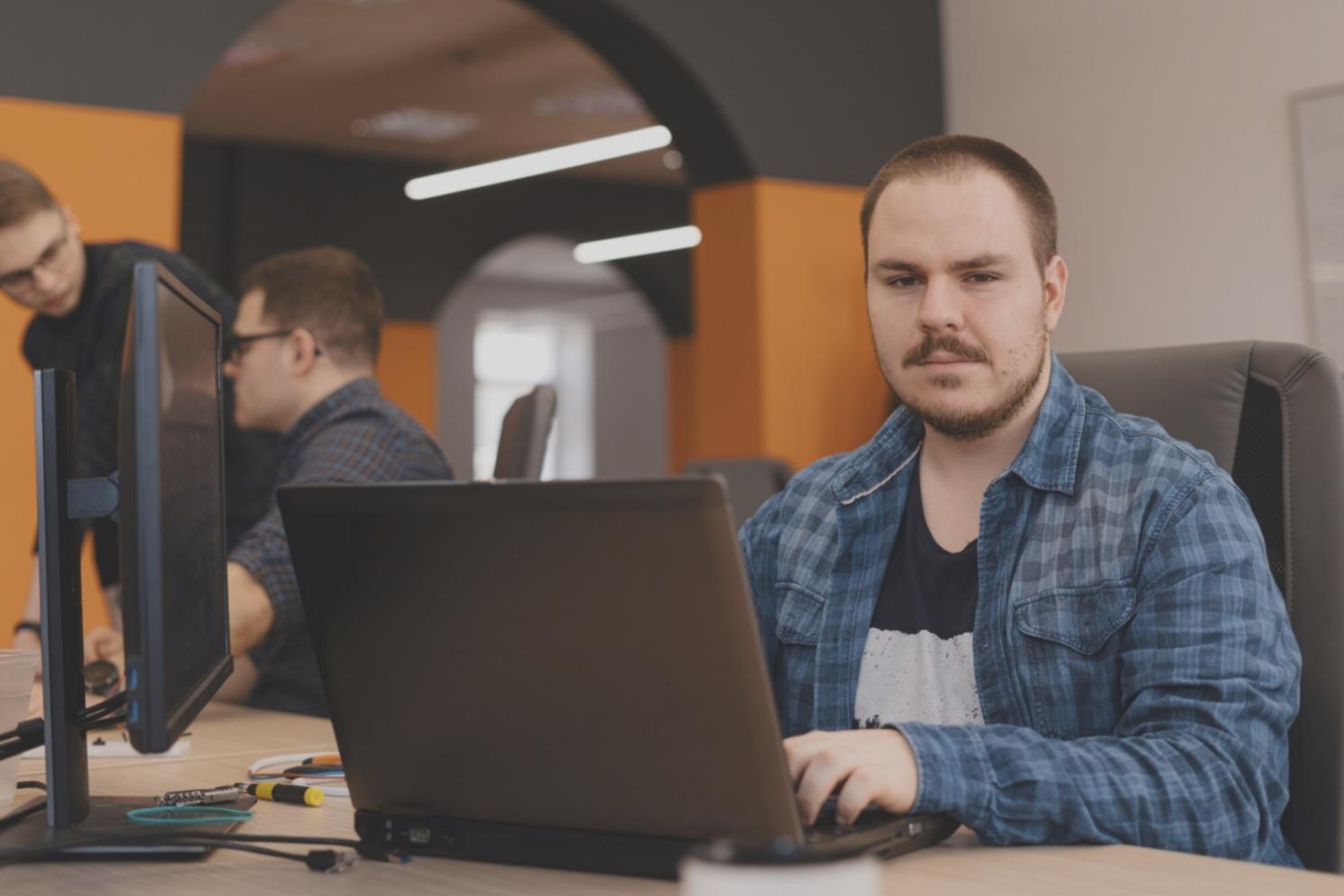 Immersive AR VR learning environment with interactive spatial elements